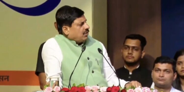 भारत के लोकतंत्र की यही खूबसूरती है कि एक ‘चाय वाला’ प्रधानमंत्री है और एक ‘गाय वाला’ अभी आपके सामने बोल रहा है…