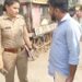 सार्वजनिक स्थान पर सिगरेट पीने को लेकर महिला दरोगा और वकील के बीच विवाद कहासुनी का वीडियो वायरल देखे
