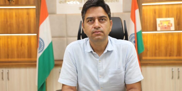 कलेक्टर श्री यादव ने पंचायत भवन निर्माण हेतु जारी की 20 लाख रुपए की प्रशासकीय स्वीकृति