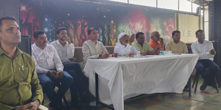 संभाग मुख्यालय पर “जनता कार्यालय” से अब आमजनों की समस्याओं का होगा निराकरण : सांसद दर्शन सिंह चौधरी सांसद दर्शन सिंह ने पत्रकारों से रूबरू होकर समस्याओं के समाधान करने का दिया आश्वासन ….