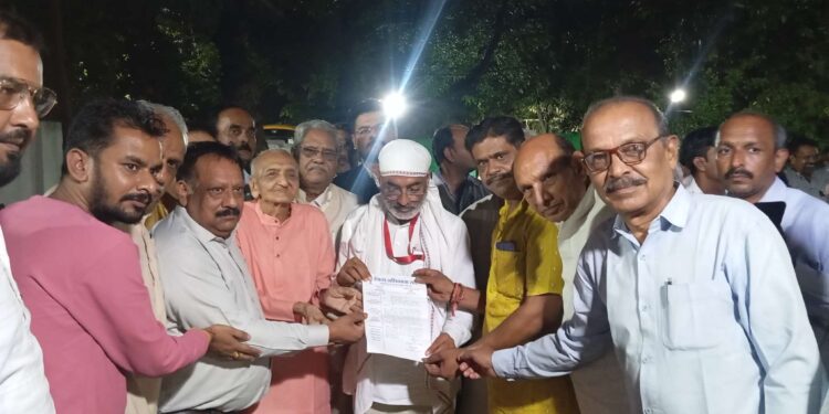 जिला अधिवक्ता संघ नर्मदापुरम ने सांसद दर्शन सिंह चौधरी से अधिवक्ताओं के बैठने के लिए समुचित व्यवस्था के लिए मांगा सहयोग: सचिव मनोज जराठे
