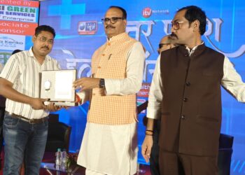 उत्त्तर प्रदेश हेल्थ कॉन्क्लेव लखनऊ में साई हॉस्पिटल को किया गया सम्मानित