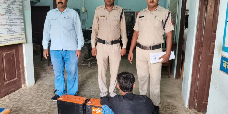 *थाना बाकल* अन्तर्गत वाहनो की *बैटरी चोरी* करने वाले *चोरो* को बाकल पुलिस ने माल मशरूका सहित *धर-धबोचा*