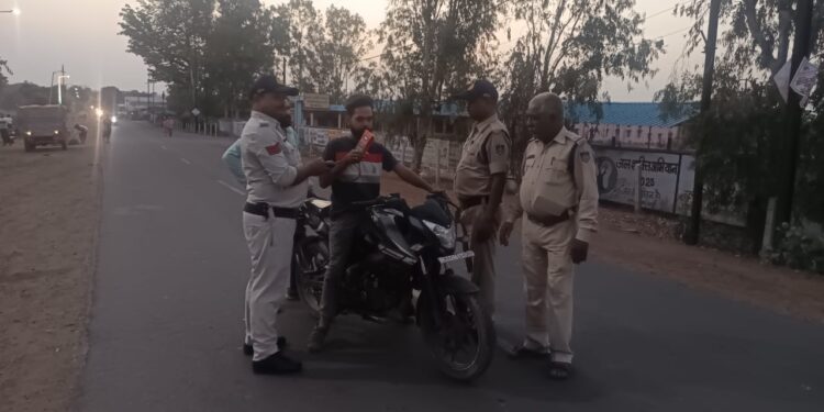 थाना बरही मोटर साइकिल चालको के विरुद्ध ड्रिंक एंड ड्राइव के तहत की गई कार्यवाही