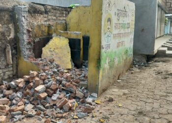 “अजब-गजब नगर परिषद पानखेड़ी”  ₹30.हजार किराया देने वाले ने तोड़ा सार्वजनिक मूत्रालय कहना है कि….बदबू आती थी