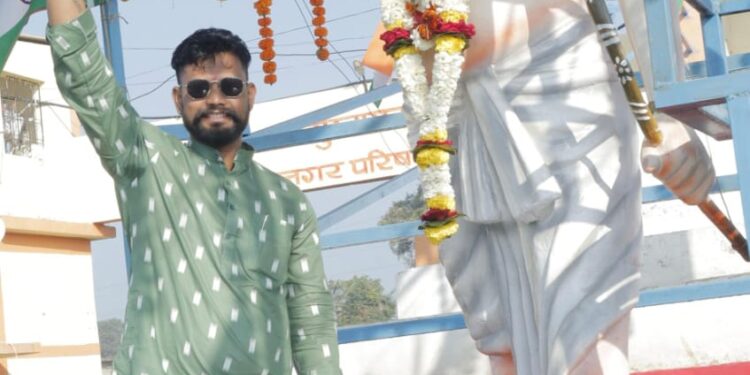 आदिवासी नेता राहुल शाह पार्षद ने मनाई धरती आबा भगवान बिरसा मुंडा की पुण्यतिथि