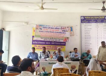 विकसित कृषि संकल्प अभियान के तहत कृषकों को दी जा रही जानकारी*