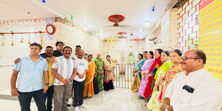*जयप्रकाश वार्ड को महापौर श्रीमती सूरी ने दी सड़क डामरीकरण कार्य की सौगात*  *अग्रहरी गली एवं साईं मंदिर गली में 11.69 लाख रुपए की लागत से होगा डामरीकरण कार्य*