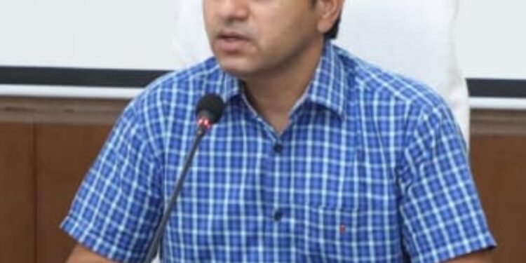 *अधिकारी खाद-बीज की दुकानों का करें निरंतर निरीक्षण*:*कलेक्टर श्री यादव* *मानसून पूर्व की सभी जरूरी तैयारियां रखें पुख्ता* *कलेक्टर श्री यादव ने अधिकारियों को दिए निर्देश*