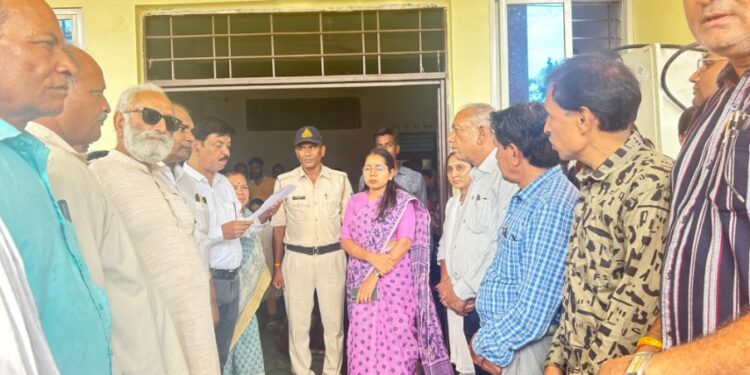 पंडित प्रदीप मिश्रा द्वारा भगवान चित्रगुप्त के खिलाफ की गई टिप्पणी के विरोध में शुजालपुर”कायस्थ समाज”ने मुख्यमंत्री के नाम एसडीएम को ज्ञापन सोपा..!
