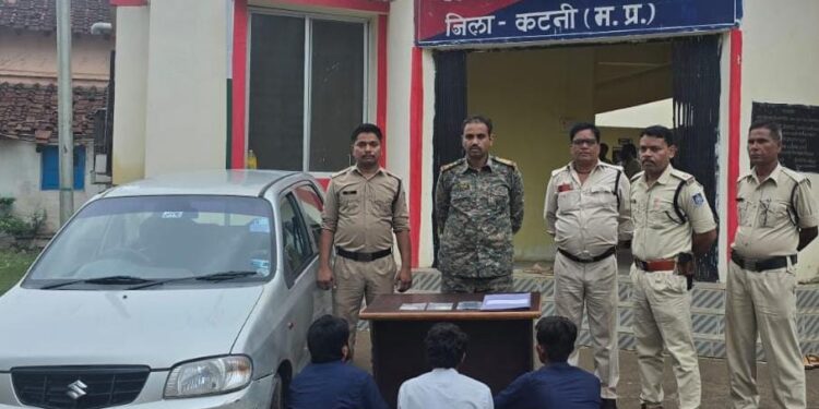 *फोन पे के माध्यम से धोखाधडी करने वाले तीन आरोपियों को पुलिस द्वारा किया गया गिरफतार*