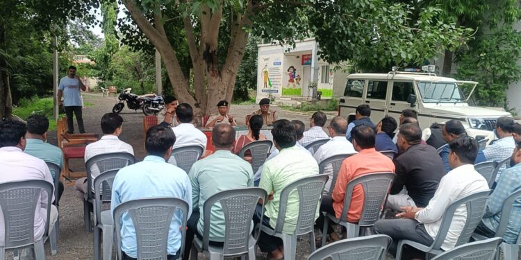 सात दिवस के अन्दर निजी स्कूल वाले सभी कागजात कम्पीट करें नहीं तो होगी”कार्यवाही”  समस्त मापदंडों और स्वीकृति के साथ ही सड़कों पर उतारे निजी स्कूले अपने वाहन…एसडीओपी निमेष देशमुख…।