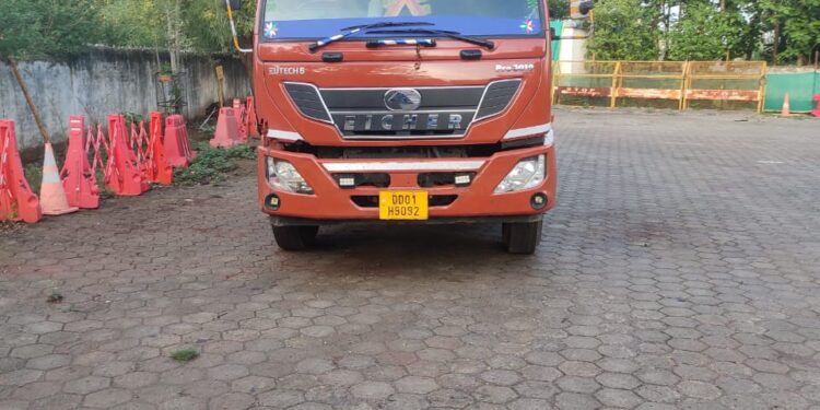 *💥यातायात नियमों को उलंघन करने वाले वाहन चालकों के विरुद्ध सघन जांच कार्यवाही💥*  *💥क्षमता में अधिक माल लोड कर परिवहन करते पाए जाने पर वाहन मालिक एवं चालक के विरुद्ध प्रकरण पंजीबद्ध कर माननीय न्यायालय में किया पेश💥*