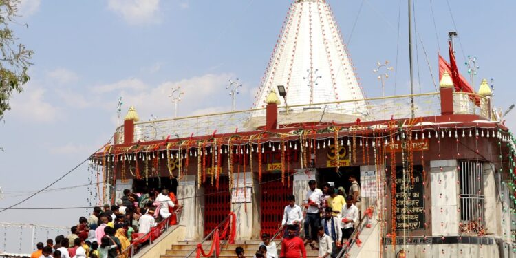 “अतुलनीय मध्य प्रदेश” में सतना और मैहर बने पर्यटकों की पहली पसंद 2024 में मैहर में 1.33 करोड़ पर्यटकों का आगमन, सतना भी पर्यटन मानचित्र पर उभरा