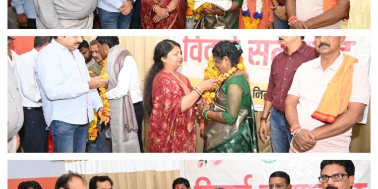 महापौर, निगमाध्यक्ष, निगमायुक्त सहित निगम परिवार ने सेवानिवृत्त हो रहे कर्मचारियों को दी गई ससम्मान विदाई