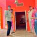 प्रेमी युगल की अनोखी शादी… खेत में बात करते पकड़े प्रेमी-प्रेमिका, गांव वालों ने मंदिर में दोनों की मंदिर में शादी कराई गई !!
