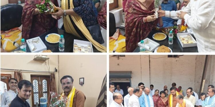 *महापौर, जिलाध्यक्ष की मौजूदगी में संत कवरराम वार्ड में 22 लाख की लागत से होने वाले विकास कार्यों का भूमिपूजन संपन्न*  *नागरिकों को उपलब्ध होगी सुगम यातायात एवं जल निकासी की व्यवस्था*  *नगर को सुनियोजित तरीके से विकसित करना हमारी प्राथमिकता: महापौर*