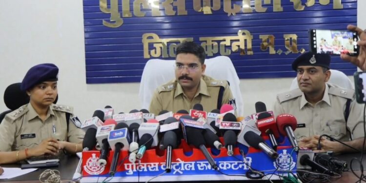 स्लीमनाबाद पुलिस द्वारा डकैती करने वाले फरार आरोपियो किया गया गिरफ्तार