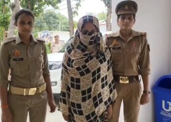 मां ने बॉयफ्रेंड संग मिलकर अपने 2 मासूम बच्चों को मार डाला। जहर मिलाकर रसगुल्ला खिला दिया। घर से भागकर दोनों एक साथ रहना चाहते