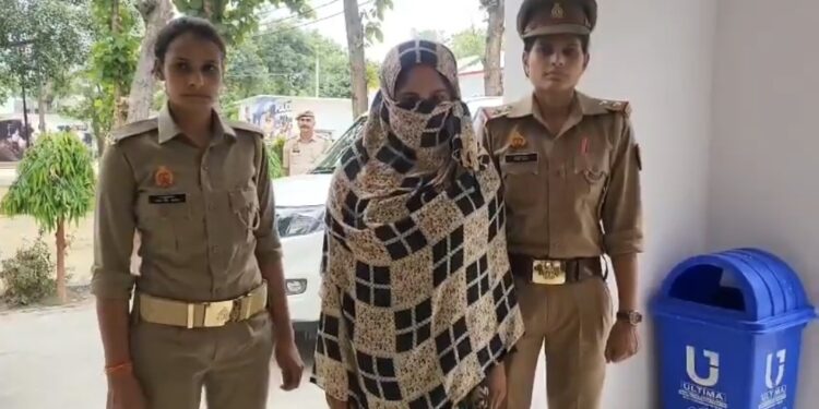 मां ने बॉयफ्रेंड संग मिलकर अपने 2 मासूम बच्चों को मार डाला। जहर मिलाकर रसगुल्ला खिला दिया। घर से भागकर दोनों एक साथ रहना चाहते