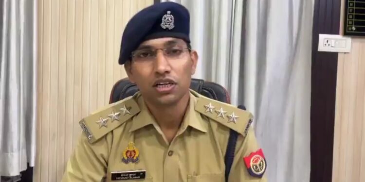 शर्मनाक महिला 9 साल की बेटी से जबरन देह व्यापार करवा रही थी। पुलिस ने महिला गीता को गिरफ्तार किया
