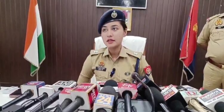 मदरसे के नाबालिग छात्र से कुकर्म… इस्लाम का प्रचार करने वाले नबी हसन घिरे, गिरफ्तार आरोपी के मोबाइल से पुलिस ने मदरसे के छात्र के कई अश्लील वीडियो भी बरामद किए हैं !!