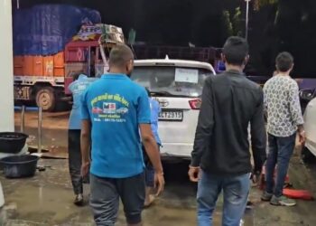 सीएम के काफिले में शामिल होने वाली गाड़ियों में डीजल की जगह भर दिया गया पानी, मचा हड़कंप!