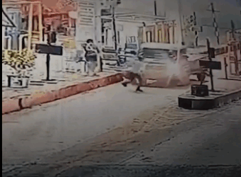 टोल मांगा तो कर्मचारी पर चढ़ा दी गाड़ी, ICU में भर्ती देखे cctv
