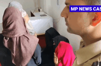 ओयो होटल पर,छापा मारा, जहां नौ में से पांच कमरों में युवक-युवतियां आपत्तिजनक हालत में मिले