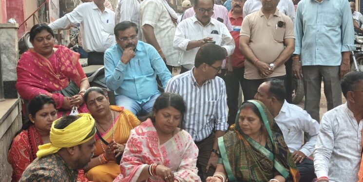27.35 लाख रुपए की लागत से आजाद चौक से झंडा बाजार खेर माई मंदिर तक मार्ग का होगा डामरीकरण महापौर,नगर निगम अध्यक्ष एवं जिला अध्यक्ष की मौजूदगी में डामरीकरण कार्य का भूमि-पूजन संपन्न