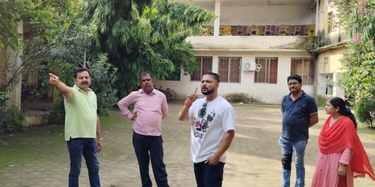 निगमाध्यक्ष मनीष पाठक नें के.सी.एस.विद्यालय का किया निरीक्षण,शाला भवन का समय-समय पर देख रेख करते हुए आवश्यक कार्यवाही करनें के दिए निर्देश