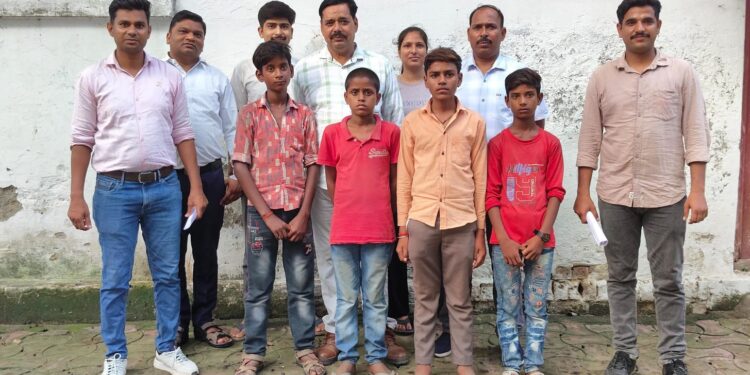 *“ऑपरेशन मुस्कान” के तहत गुमशुदा 04 बच्चो को थाना इन्दरगढ़ पुलिस द्वारा सकुशल बरामद किया गया ।*