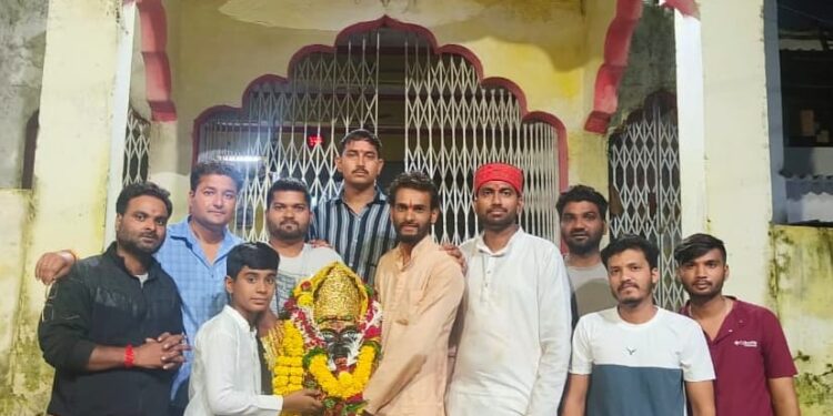 *एकादशी एवं बाबा खाटू श्याम जी की दिव्य प्रतिमा का नगर आगमन* *एकादशी पर नगर भ्रमण पर निकले बाबा श्याम, श्रद्धालुओं ने किए दिव्य दर्शन*