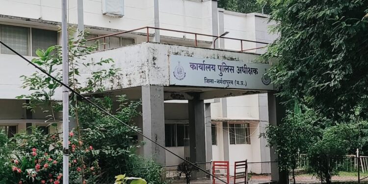 पुलिस अधीक्षक ने कानून व्यवस्था के दृष्टिगत कई थाना प्रभारी की जवाबदारी में किया बदलाव,कुछ हुए लाइन हाजिर..!