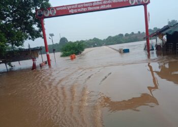 *डूब गया झांसी घाट पुल, नर्मदा ने फिर दिखाया रौद्र रूप!*