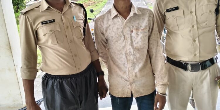 महादेवी मंदिर दशरमन में चोरी करने वालों को पुलिस ने 6 घंटे में पकड़कर जेल भेजा