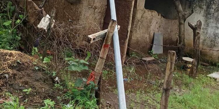 *हर्रई नगर परिषद मे सोलर पेनल लाईट मे हुआ एक बड़ा भ्रष्टाचार*  *नगर परिषद द्वारा कमीशन के चक्कर में लगा डाले लाखों रुपए के घटिया एवं सस्ते सोलर पैनल कम स्ट्रीट लाइट*