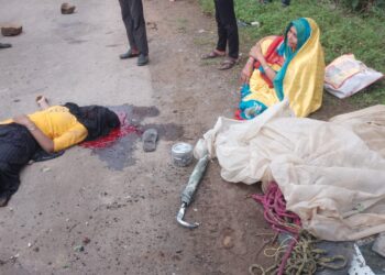 सिलौंडी कुंडम रोड में आटो की टक्कर से एक युवती की मौत ,एक महिला घायल