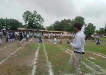 सिलौंडी बालक हायर सेकंडरी स्कूल में विकासखंड स्तर खेल प्रतियोगिता का शुभारंभ हुआ