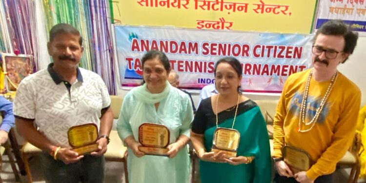 खुलकर खेले वरिष्ठजन; आनंदम में टेबल टेनिस टूर्नामेंट का शानदार समापन विजेताओं को विशेष समारोह के दौरान किया गया पुरस्कृत