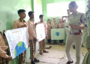 साहित्य निकेतन हाई स्कूल बड़गाव मे नशा मुक्ति कार्यक्रम का हुआ आयोजन