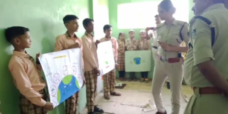 साहित्य निकेतन हाई स्कूल बड़गाव मे नशा मुक्ति कार्यक्रम का हुआ आयोजन
