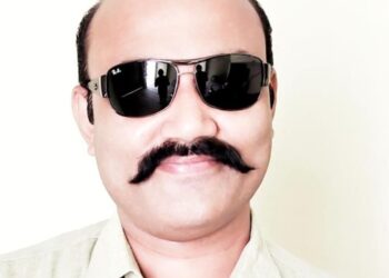 एक दिवसीय रात्रिकालीन धरना प्रदर्शन किया ।