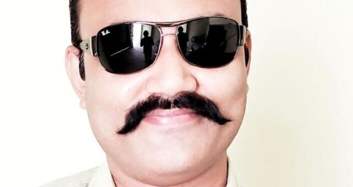 एक दिवसीय रात्रिकालीन धरना प्रदर्शन किया ।