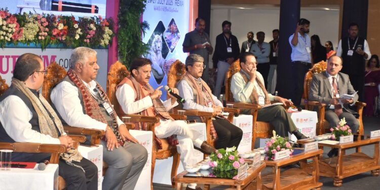 *विंध्य की वादियों से मध्य प्रदेश के पर्यटन क्षेत्र को मिलेगा नया आयाम : उपमुख्यमंत्री श्री शुक्ल* *रीवा में म.प्र. टूरिज्म बोर्ड के दो दिवसीय रीजनल टूरिज्म रोड शो का सफलतापूर्वक समापन*