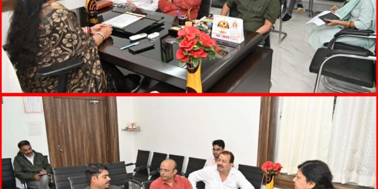 विद्युत व्यवस्था एवं सुचारू जलापूर्ति हेतु कराए जाने वाले विद्युतीकरण के विकास कार्यों की महापौर ने की समीक्षा