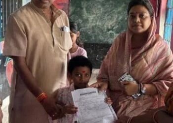 शहडोल सांसद ने अपनी बेटी का एडमिशन शासकीय विद्यालय में कराया