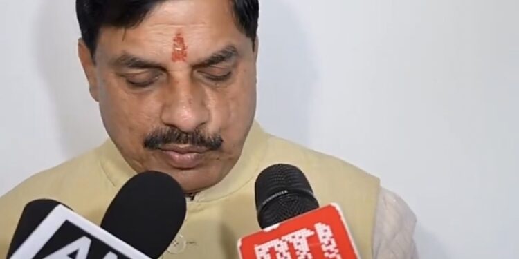 मुझे प्रसन्नता है कि कल 4 जुलाई को हम प्रदेश में 12वीं कक्षा में 75% या उससे अधिक अंक प्राप्त करने वाले 94,234 विद्यार्थियों को लैपटॉप के लिए प्रत्येक विद्यार्थी ₹25 हजार की प्रोत्साहन राशि देंगे।