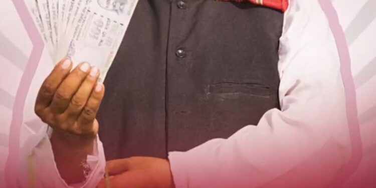 अब और इंतजार नहीं! PM-Kisan की 20वीं किश्त 2 अगस्त, 2025 को वाराणसी, उत्तर प्रदेश से सीधे आपके खाते में पहुंचेगी। मैसेज टोन बजे तो समझिए आपके खाते में किसान सम्मान की धनराशि पहुंच गई है