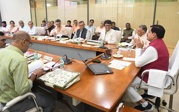 माखनलाल चतुर्वेदी राष्ट्रीय पत्रकारिता विश्वविद्यालय में साइबर और आर्टिफिशियल इंटेलीजेंस पर केंद्रित पाठ्यक्रम आरंभ किए जाएं: मुख्यमंत्री डॉ. यादव